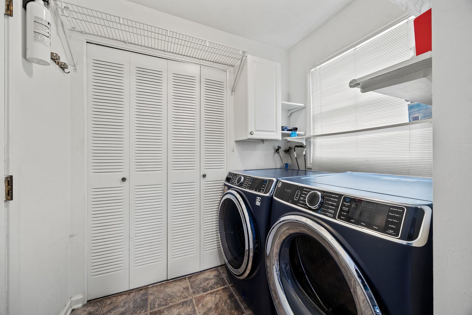 100 Dartford Lane, Schaumburg, IL 60194