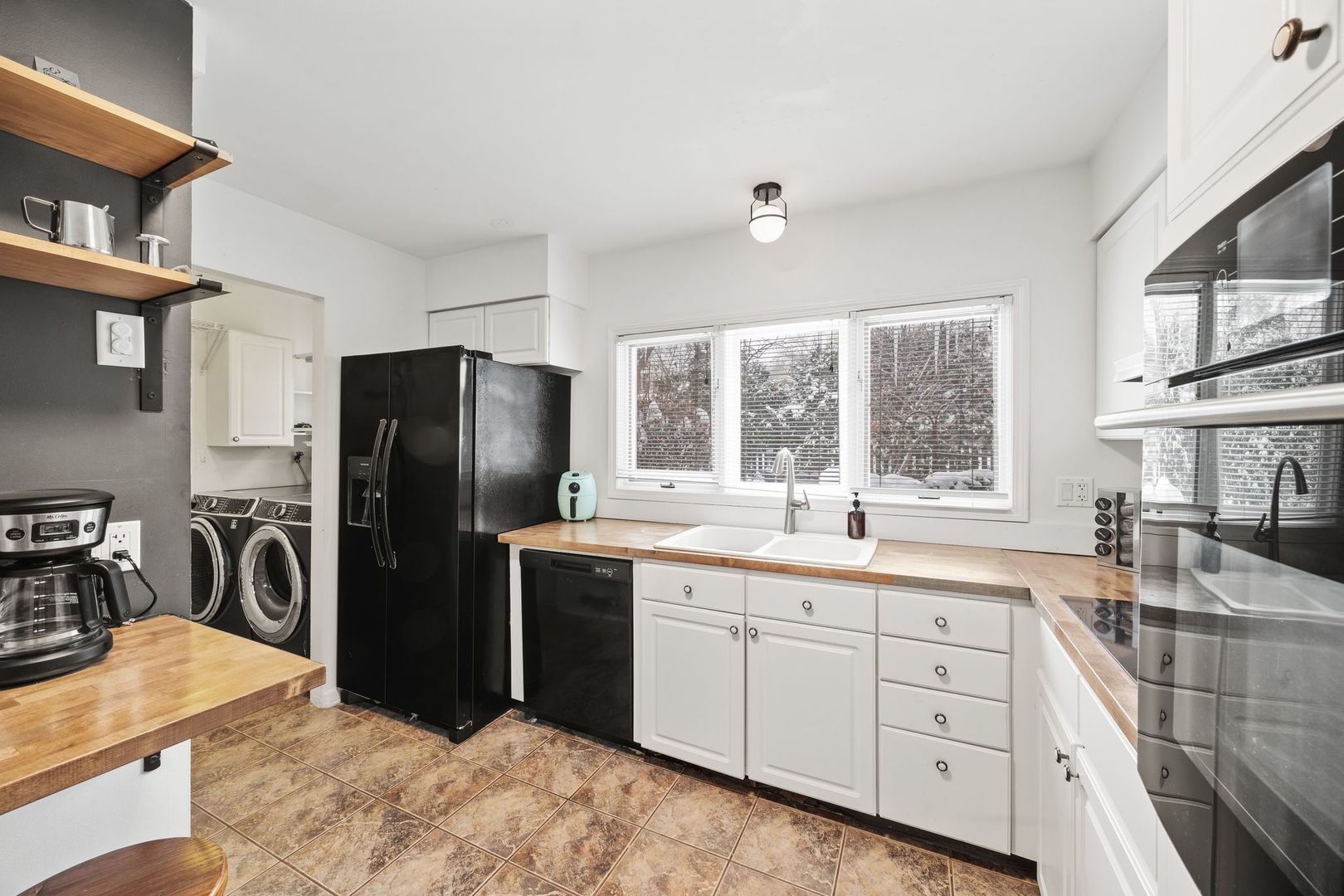 100 Dartford Lane, Schaumburg, IL 60194