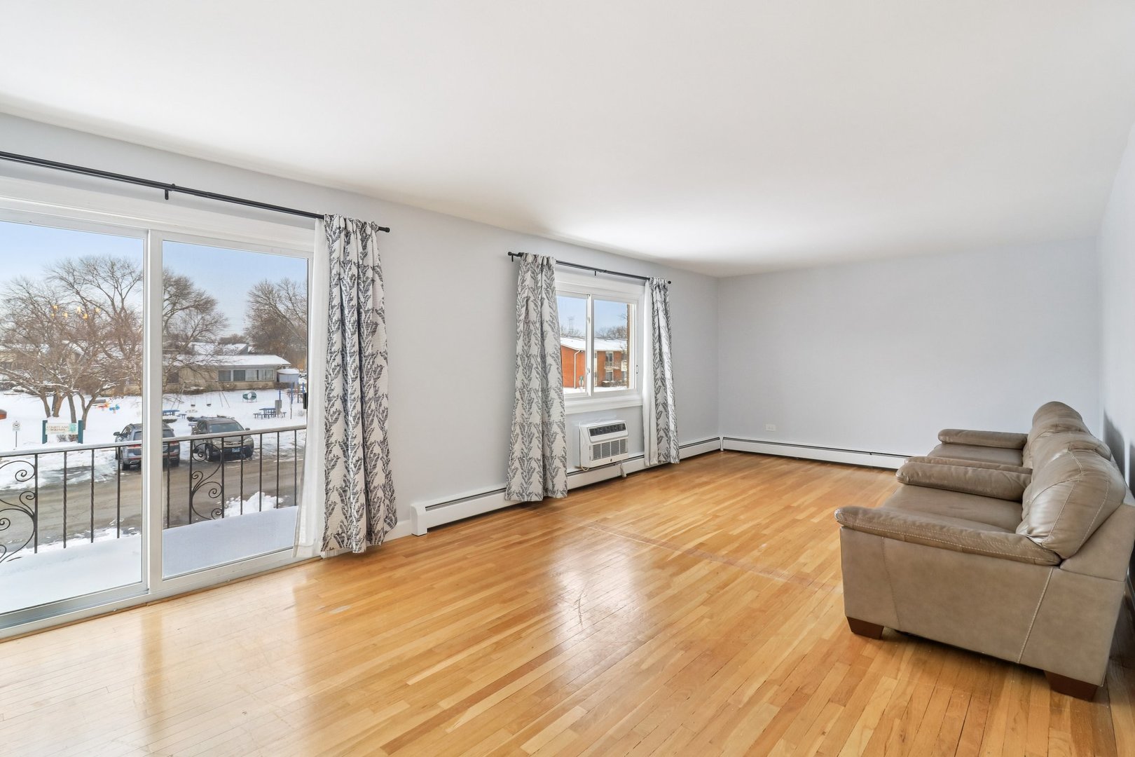 8872 Jody Lane #2E, Des Plaines, IL 60016