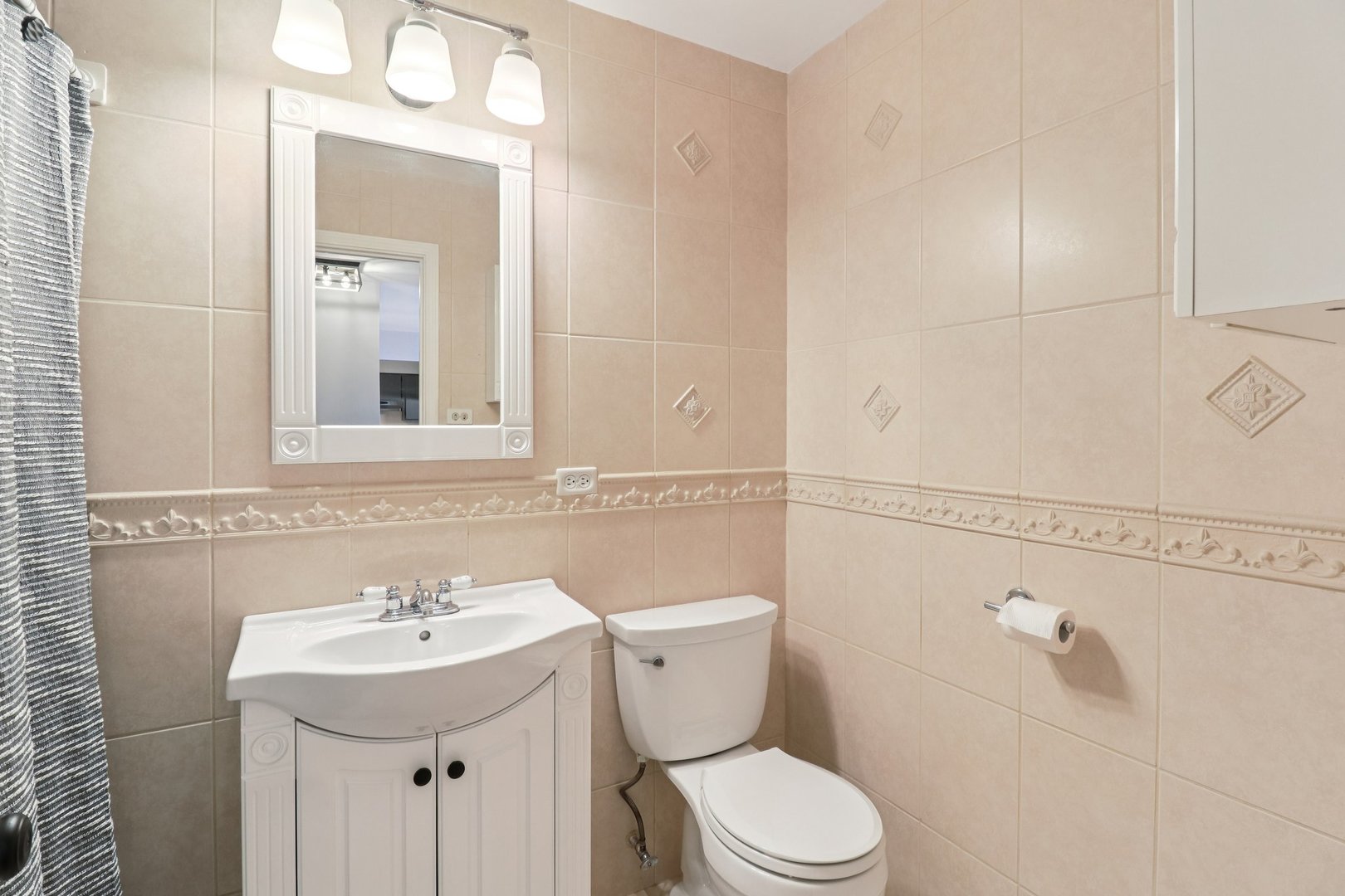 8872 Jody Lane #2E, Des Plaines, IL 60016