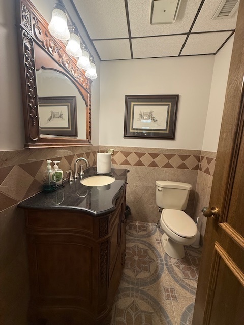 7 S County Street, Waukegan, IL 60085