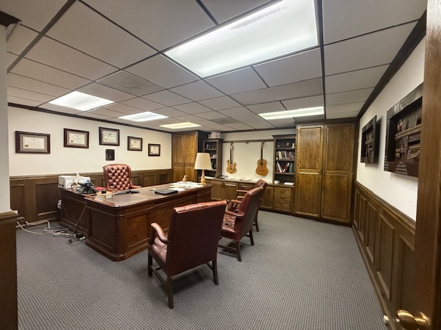 7 S County Street, Waukegan, IL 60085