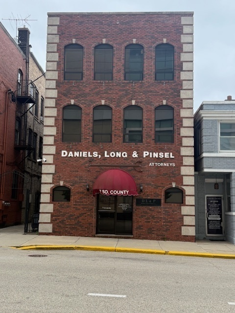 7 S County Street, Waukegan, IL 60085