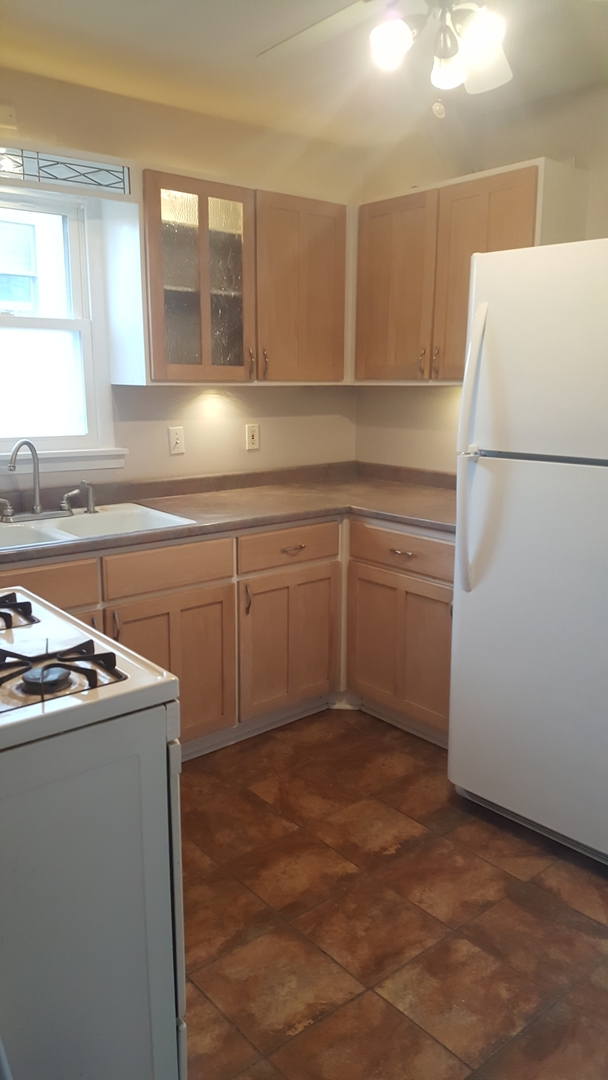 302 S Walnut Street, Bensenville, IL 60106