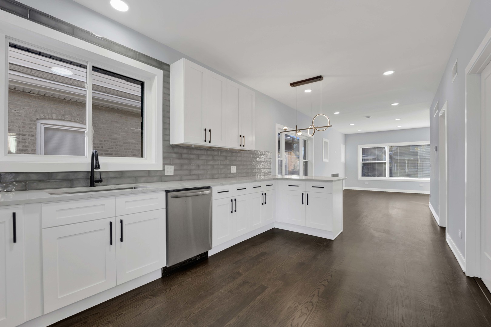 1047 N Saint Louis Avenue, Chicago, IL 60651