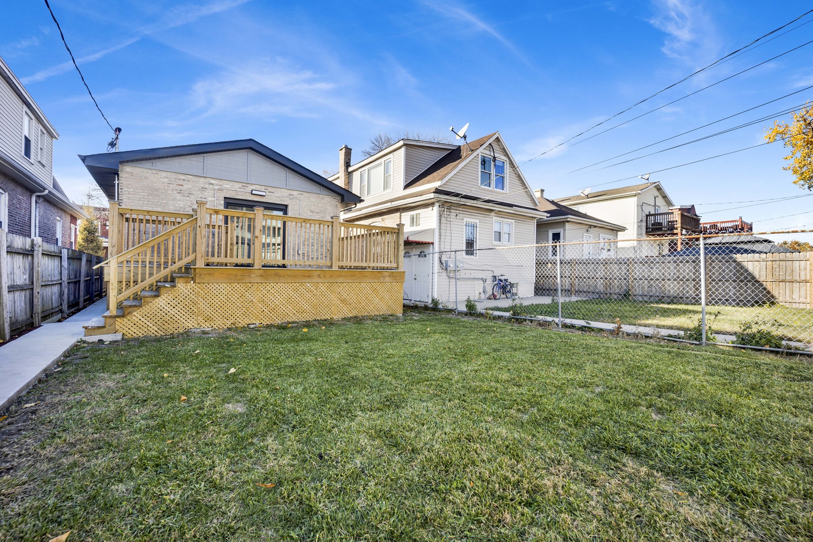 1047 N Saint Louis Avenue, Chicago, IL 60651