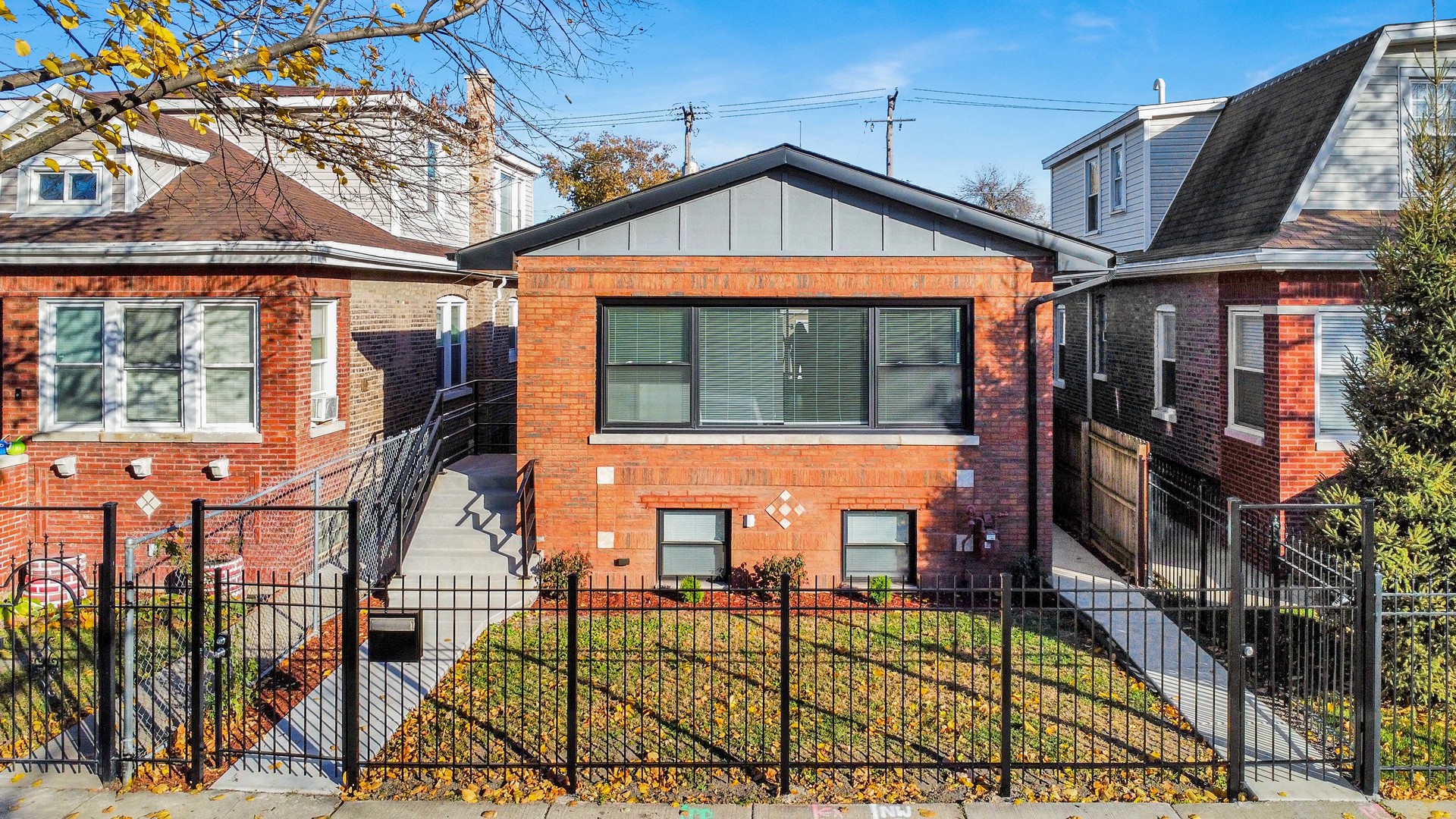 1047 N Saint Louis Avenue, Chicago, IL 60651