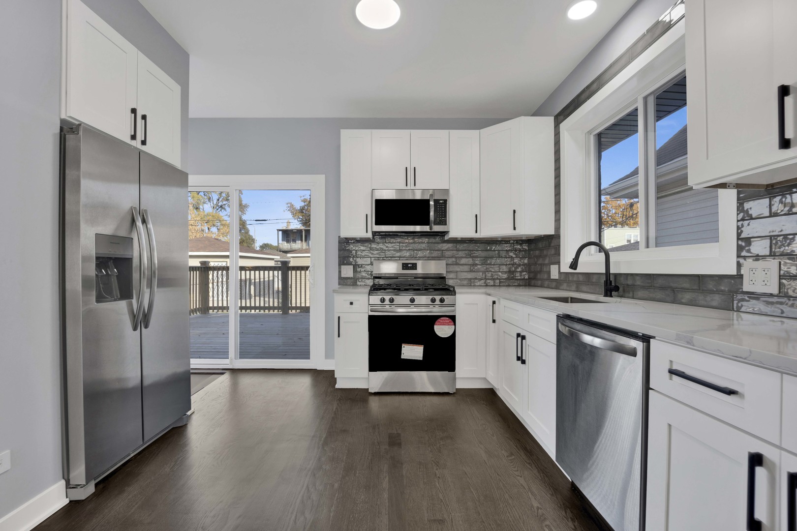 1047 N Saint Louis Avenue, Chicago, IL 60651