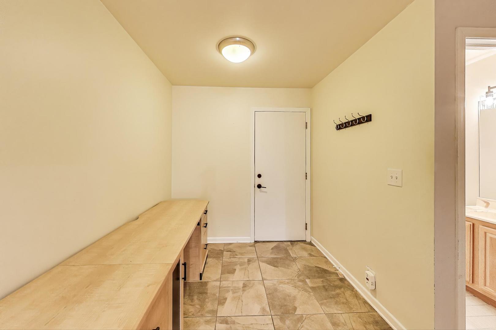 534 River Front Circle #604, Naperville, IL 60540