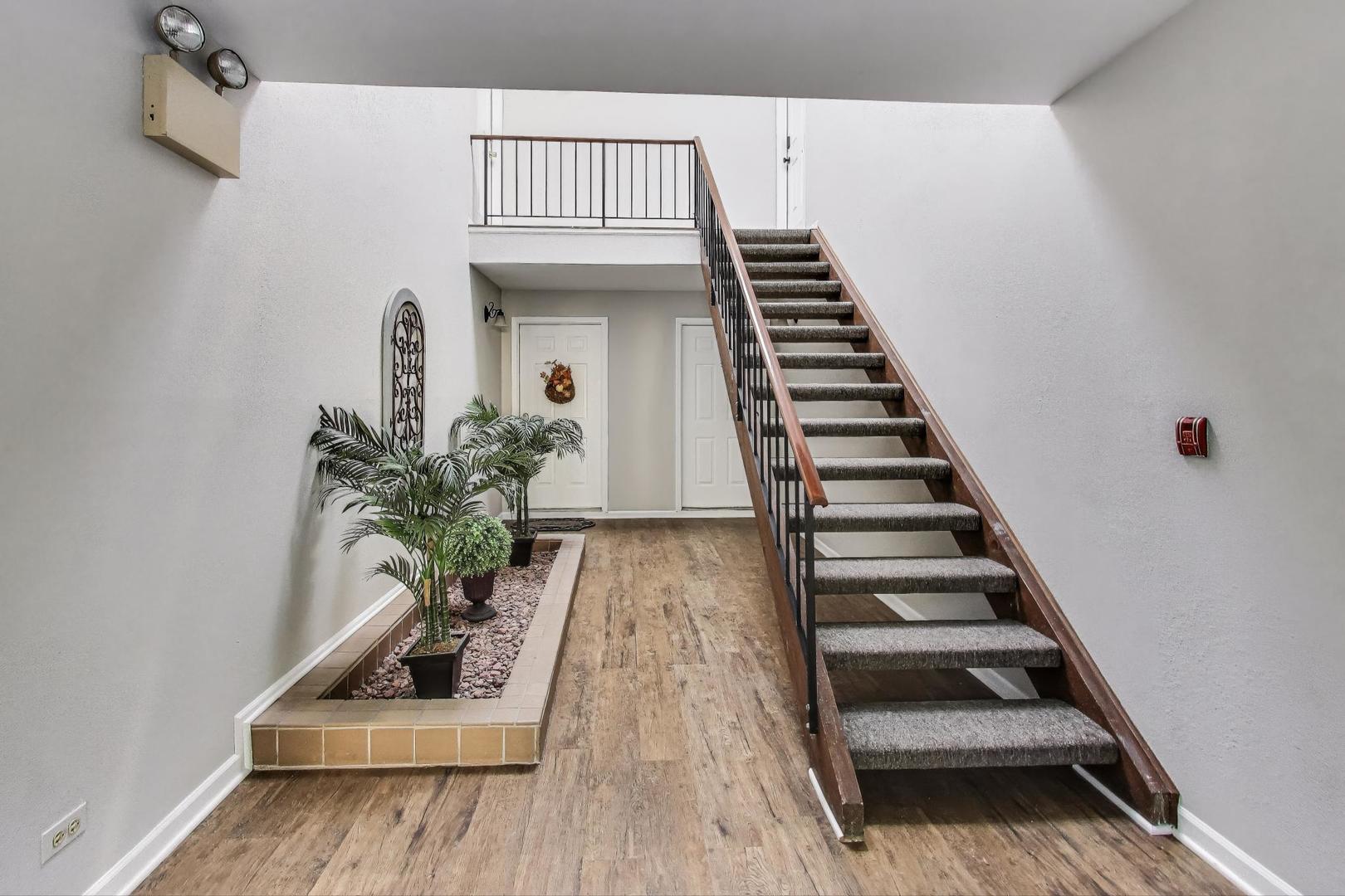 534 River Front Circle #604, Naperville, IL 60540