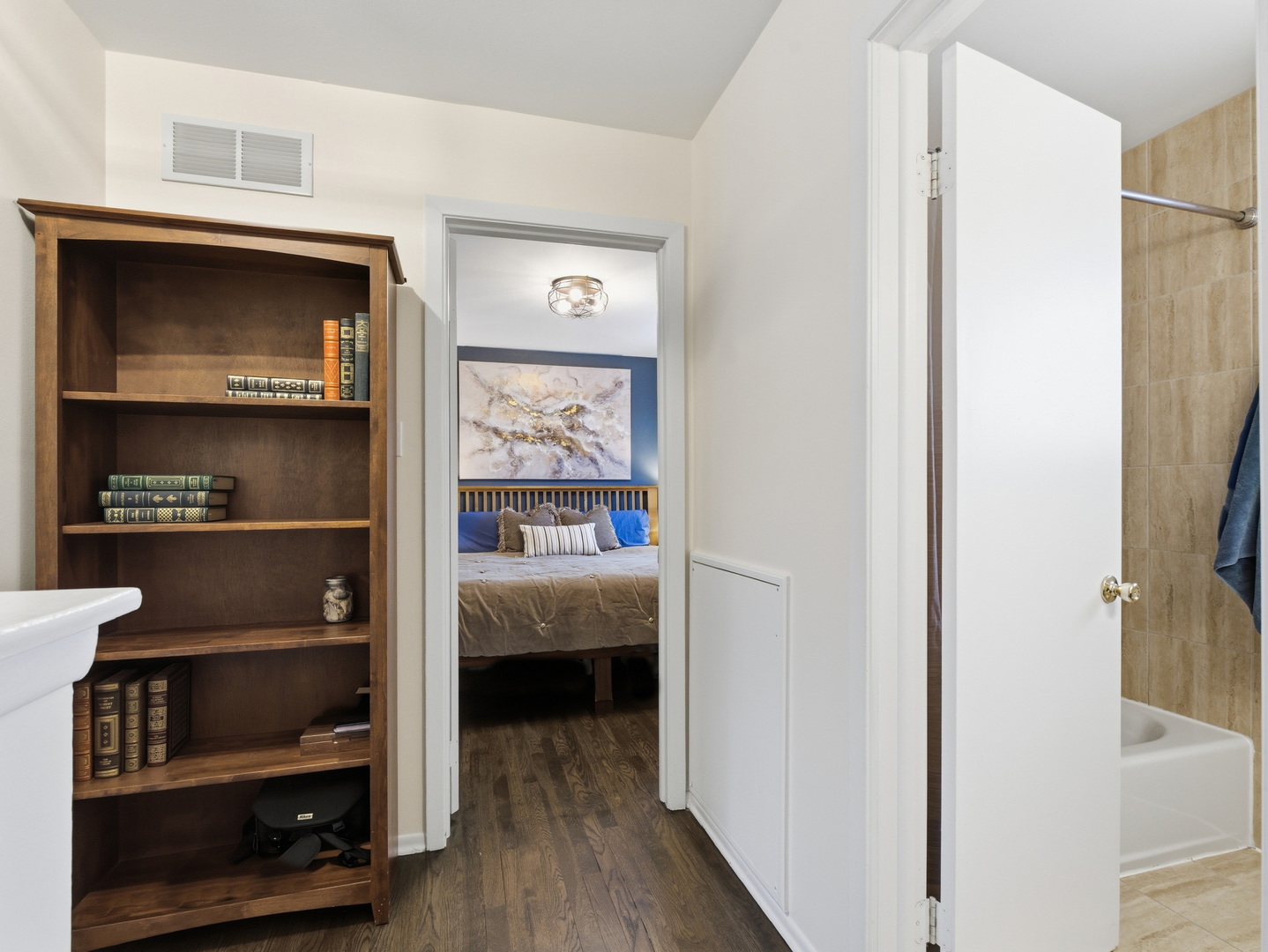 300 Duane Street #3, Glen Ellyn, IL 60137