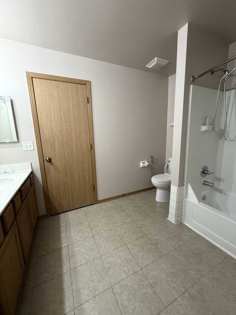 412 Clifton Lane, Bolingbrook, IL 60440