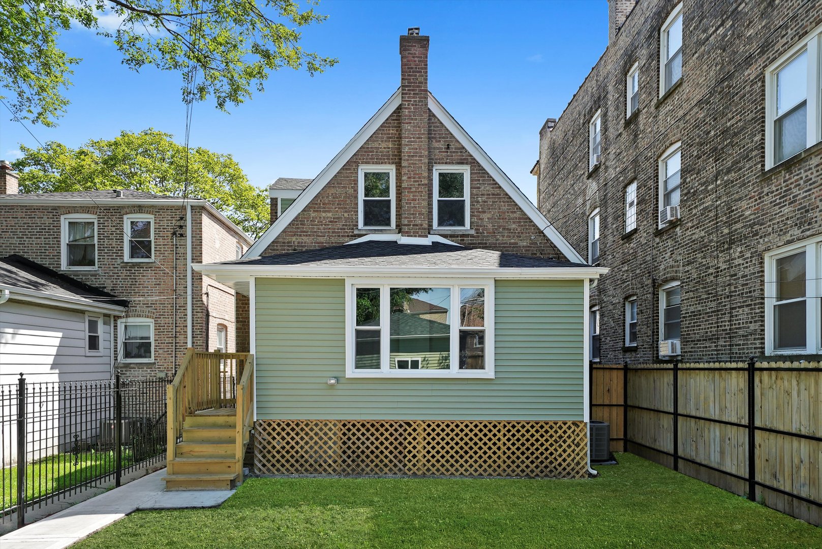 10436 S Eberhart Avenue, Chicago, IL 60628