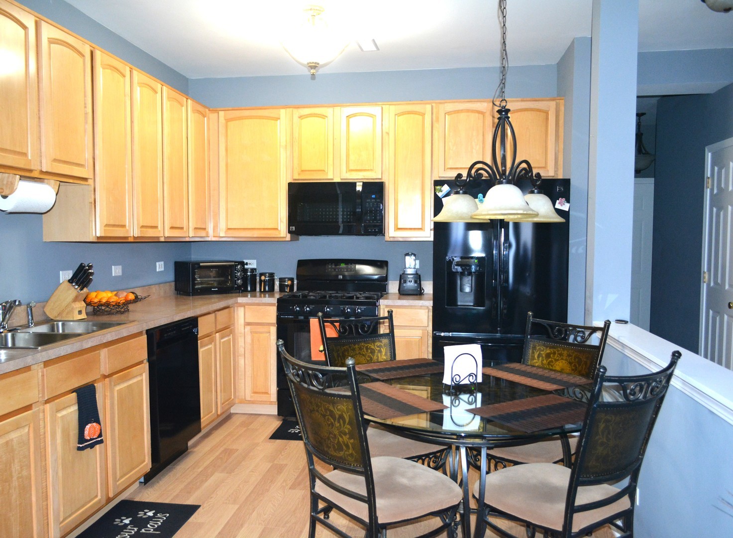 2014 Limestone Lane, Carpentersville, IL 60110