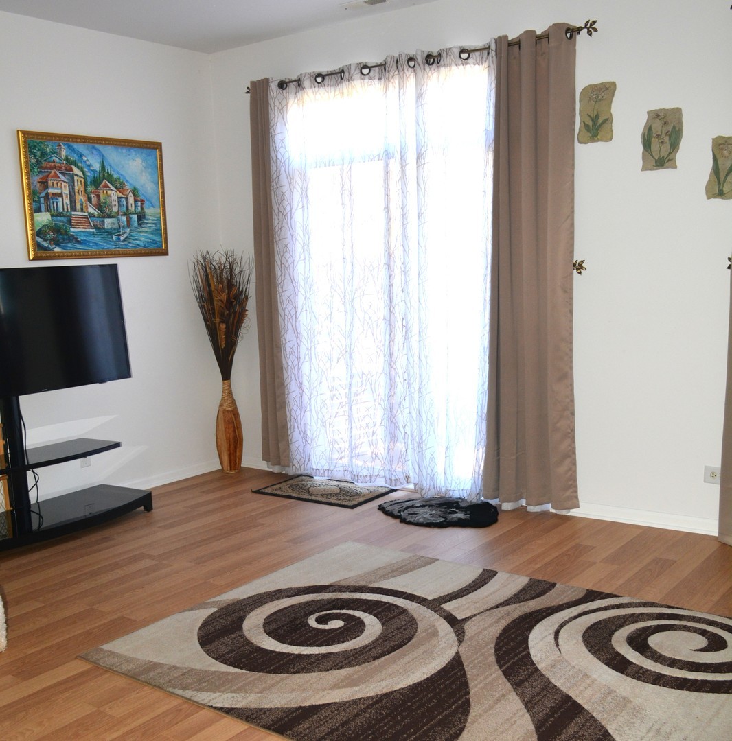 2014 Limestone Lane, Carpentersville, IL 60110