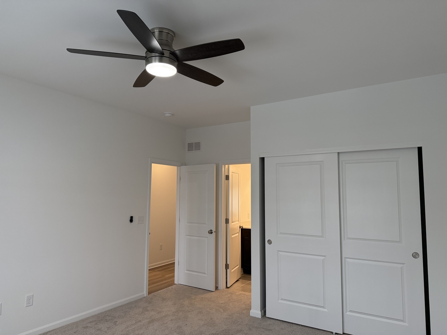 287 Kingsport Drive, South Elgin, IL 60177