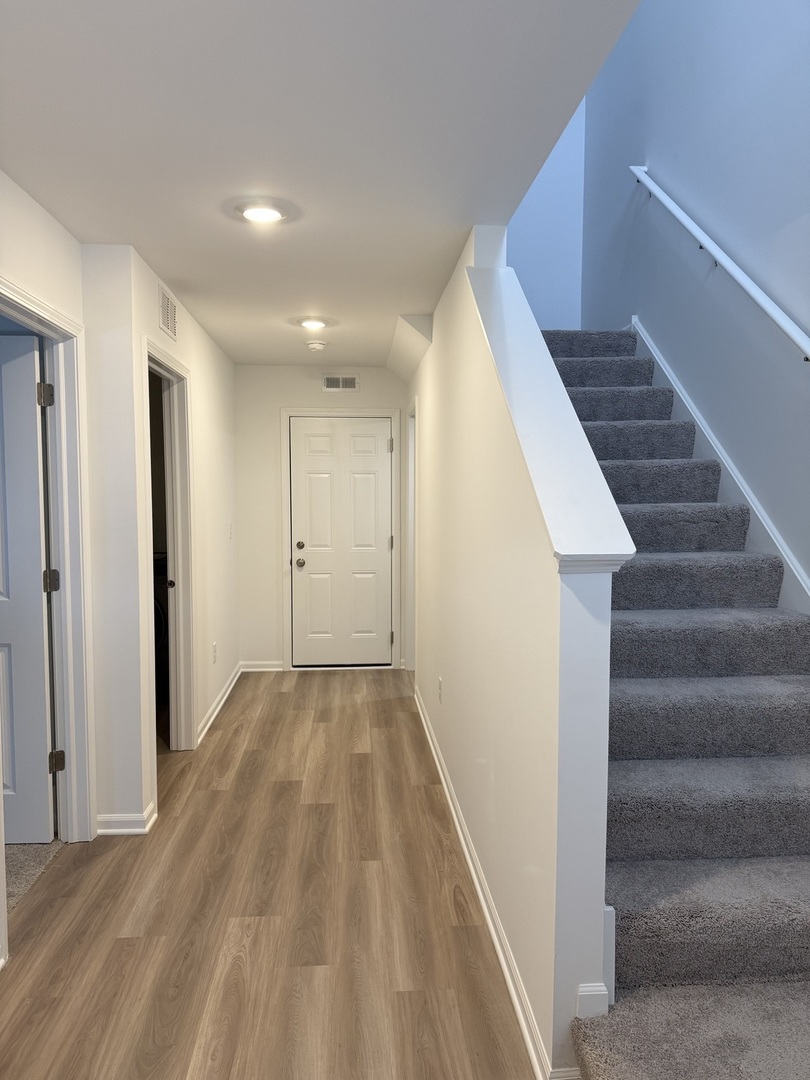 287 Kingsport Drive, South Elgin, IL 60177