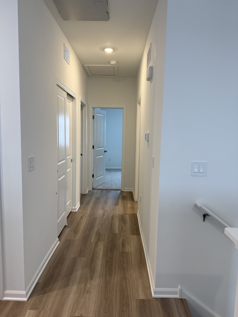 287 Kingsport Drive, South Elgin, IL 60177