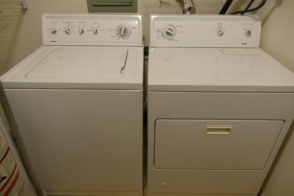 711 Lakeside Drive, Vernon Hills, IL 60061