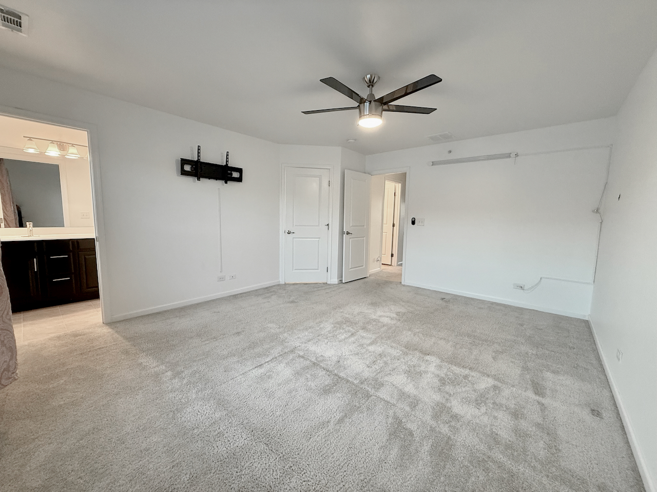 45 Nicholas Drive, Des Plaines, IL 60016