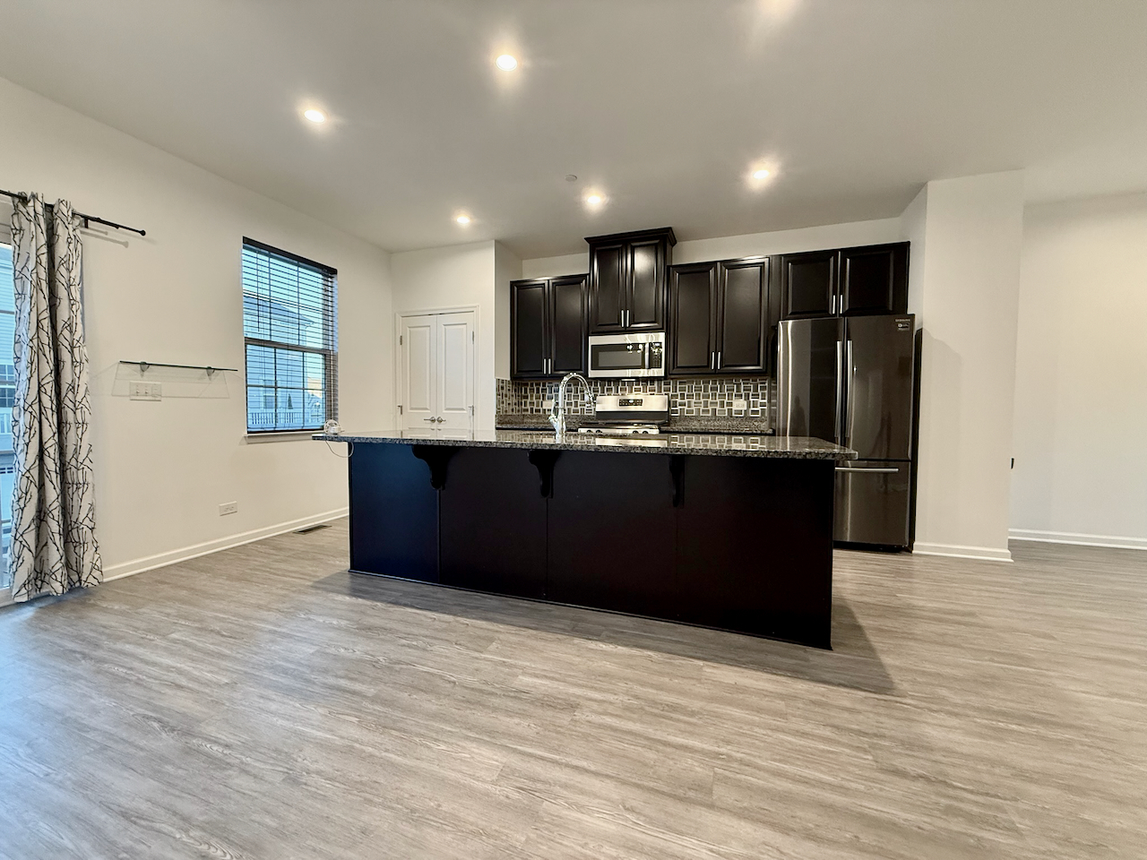 45 Nicholas Drive, Des Plaines, IL 60016