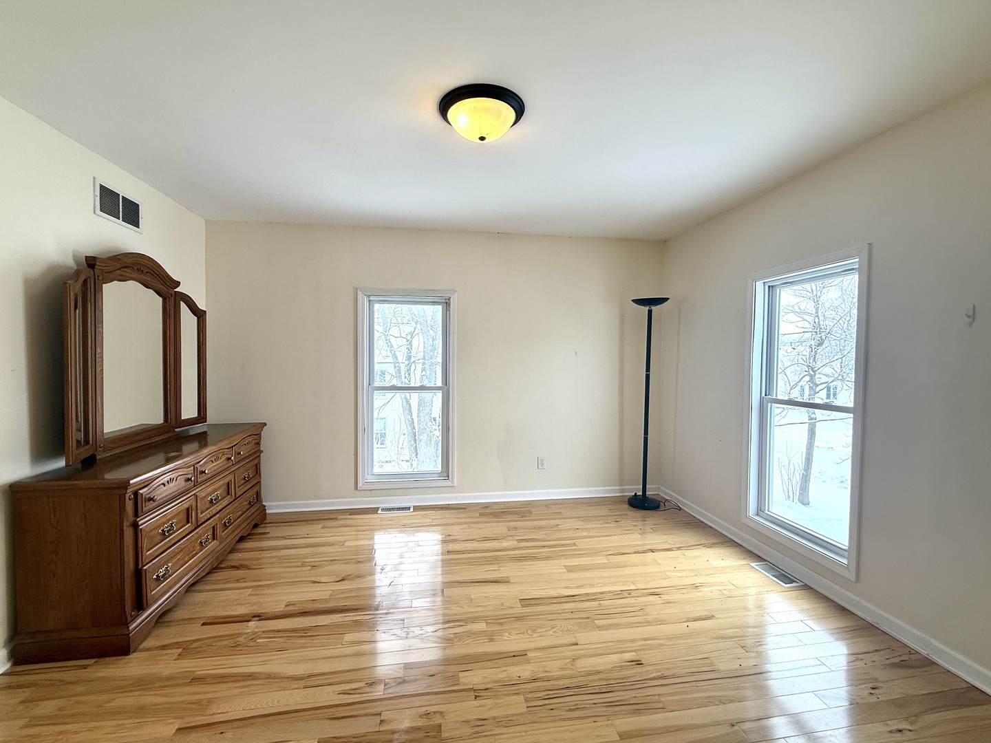 136 W CHESTNUT Street, Compton, IL 61318