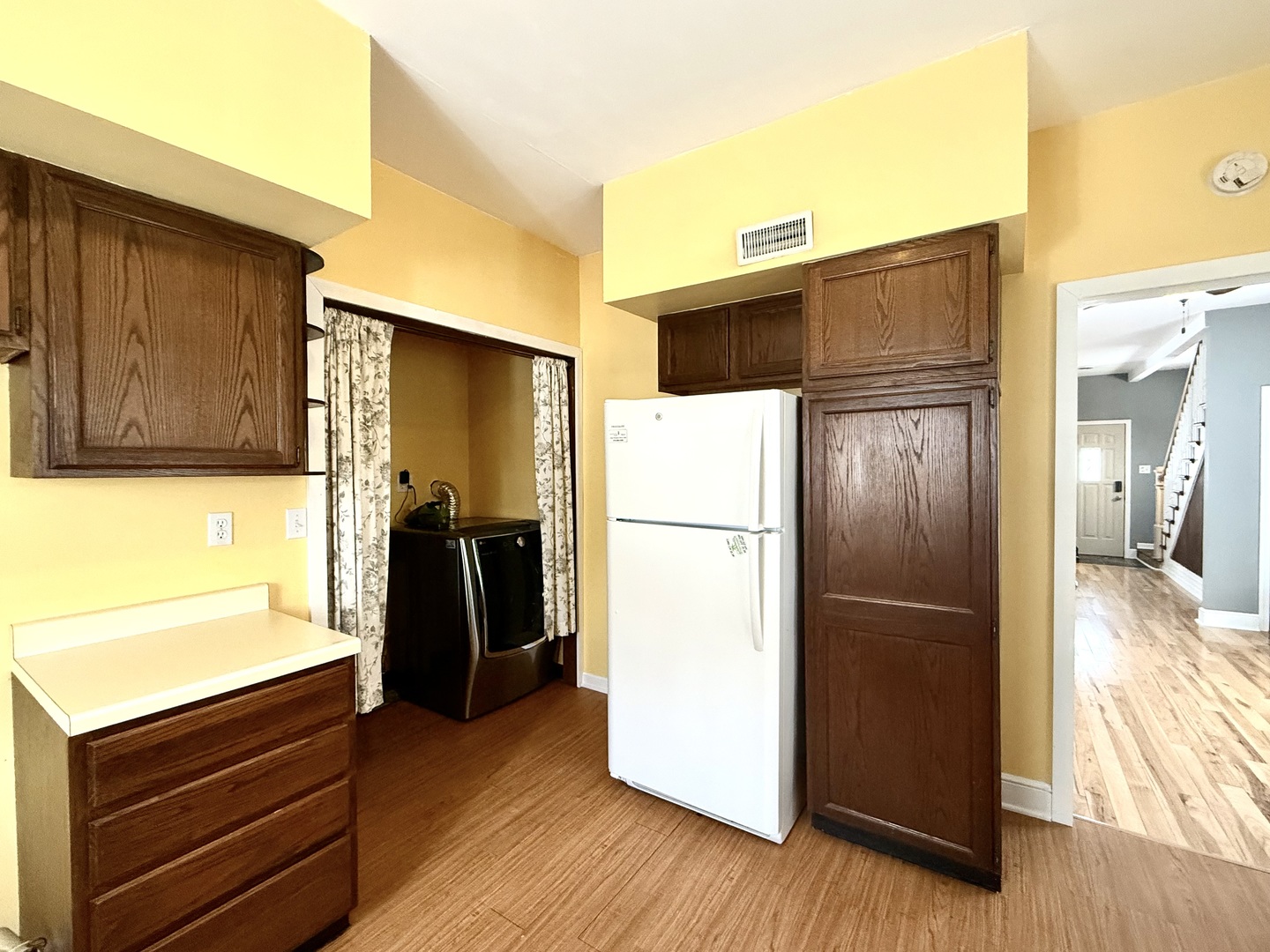 136 W CHESTNUT Street, Compton, IL 61318