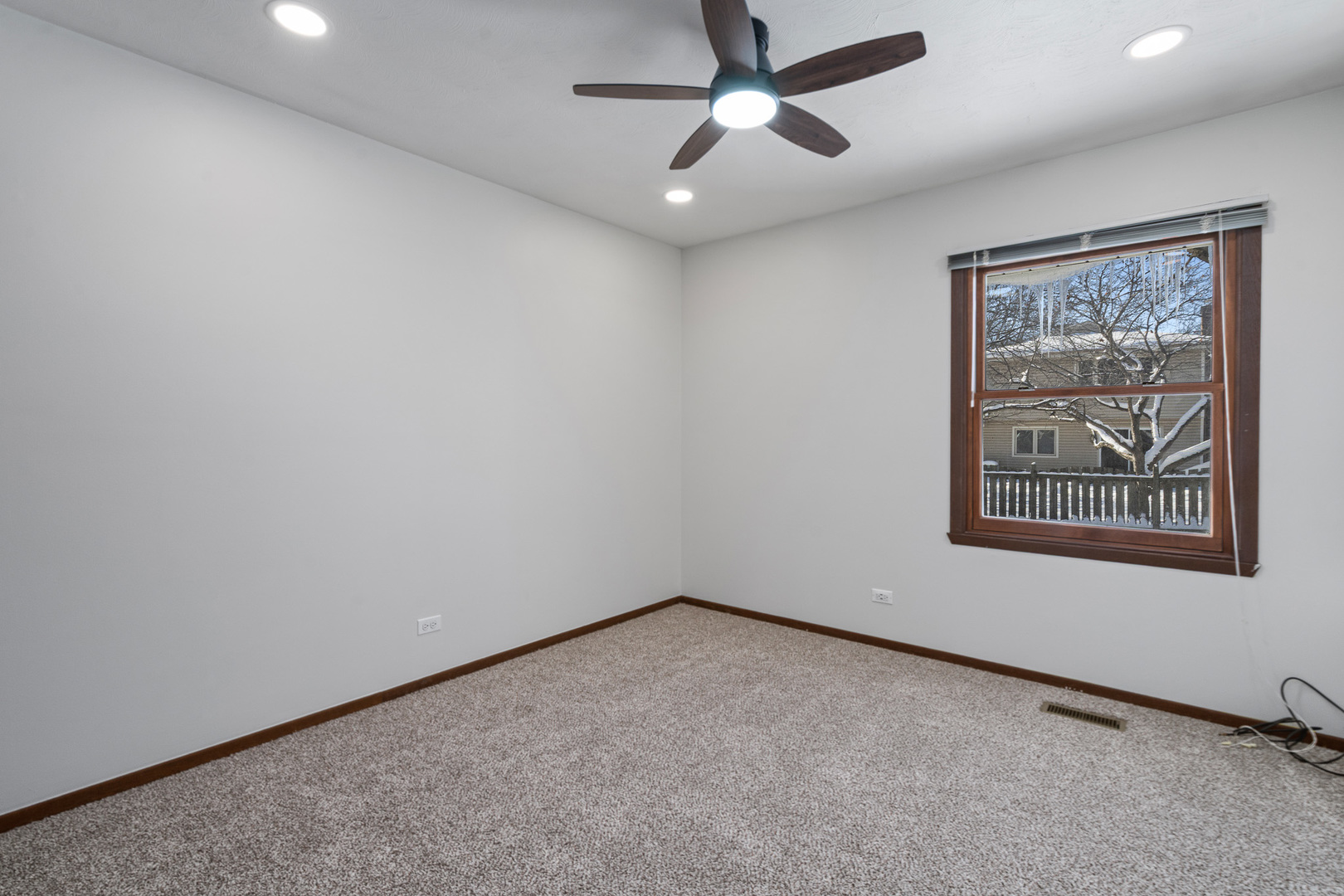 120 S Staffire Drive, Schaumburg, IL 60193