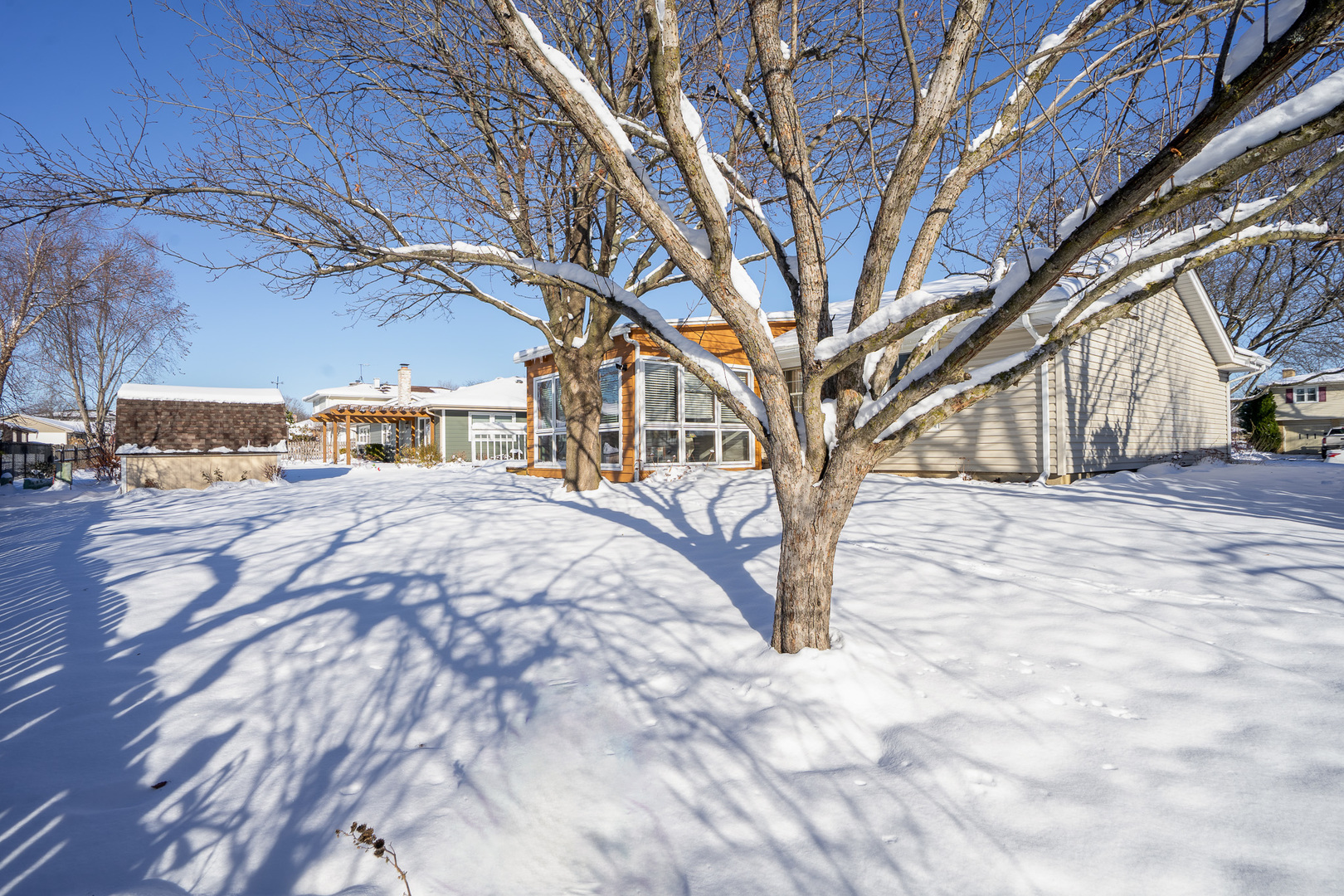 120 S Staffire Drive, Schaumburg, IL 60193