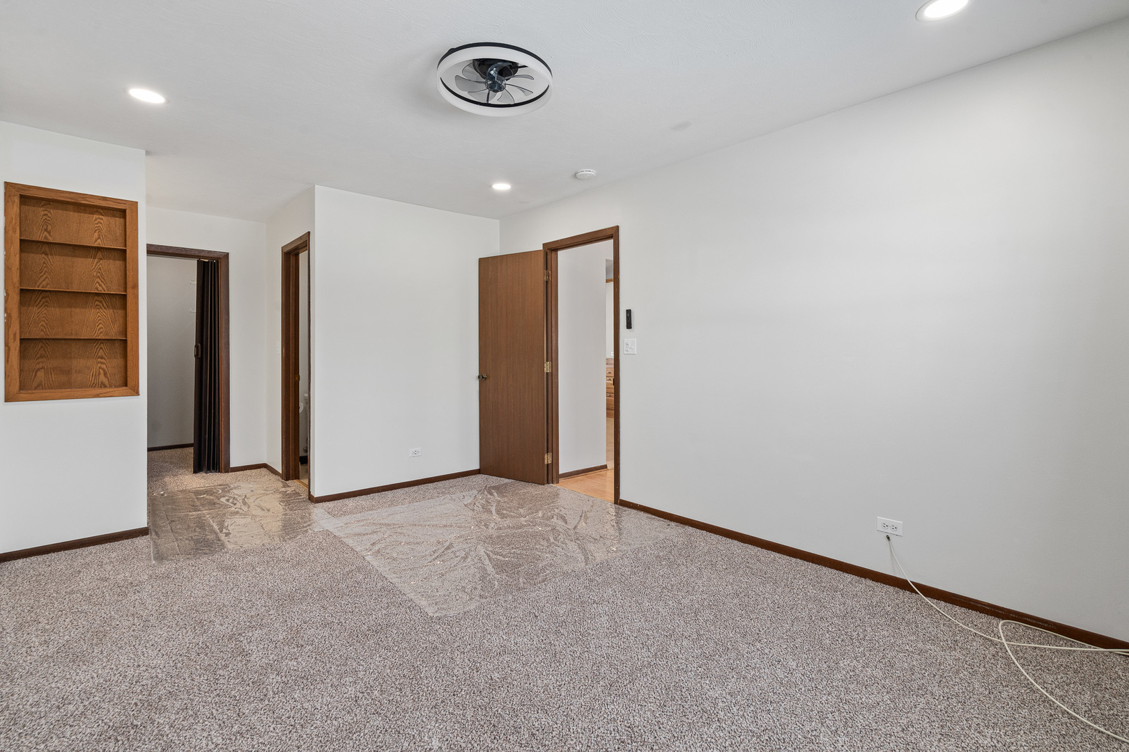 120 S Staffire Drive, Schaumburg, IL 60193