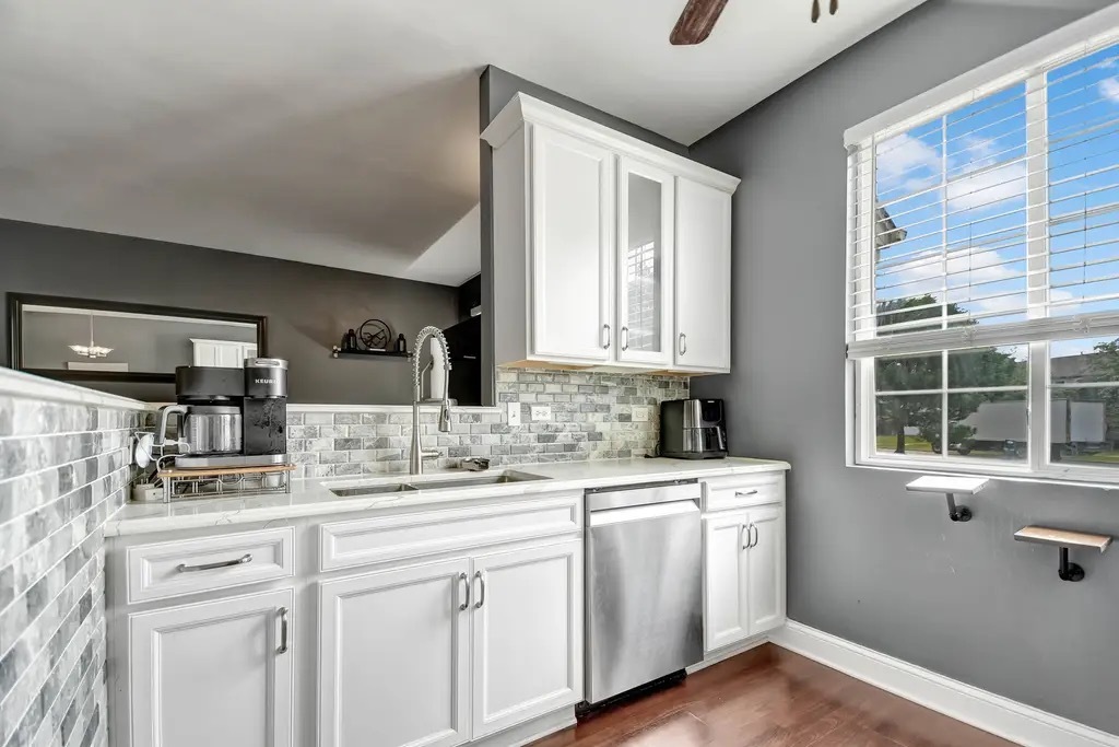 142 AZALEA Circle, Romeoville, IL 60446