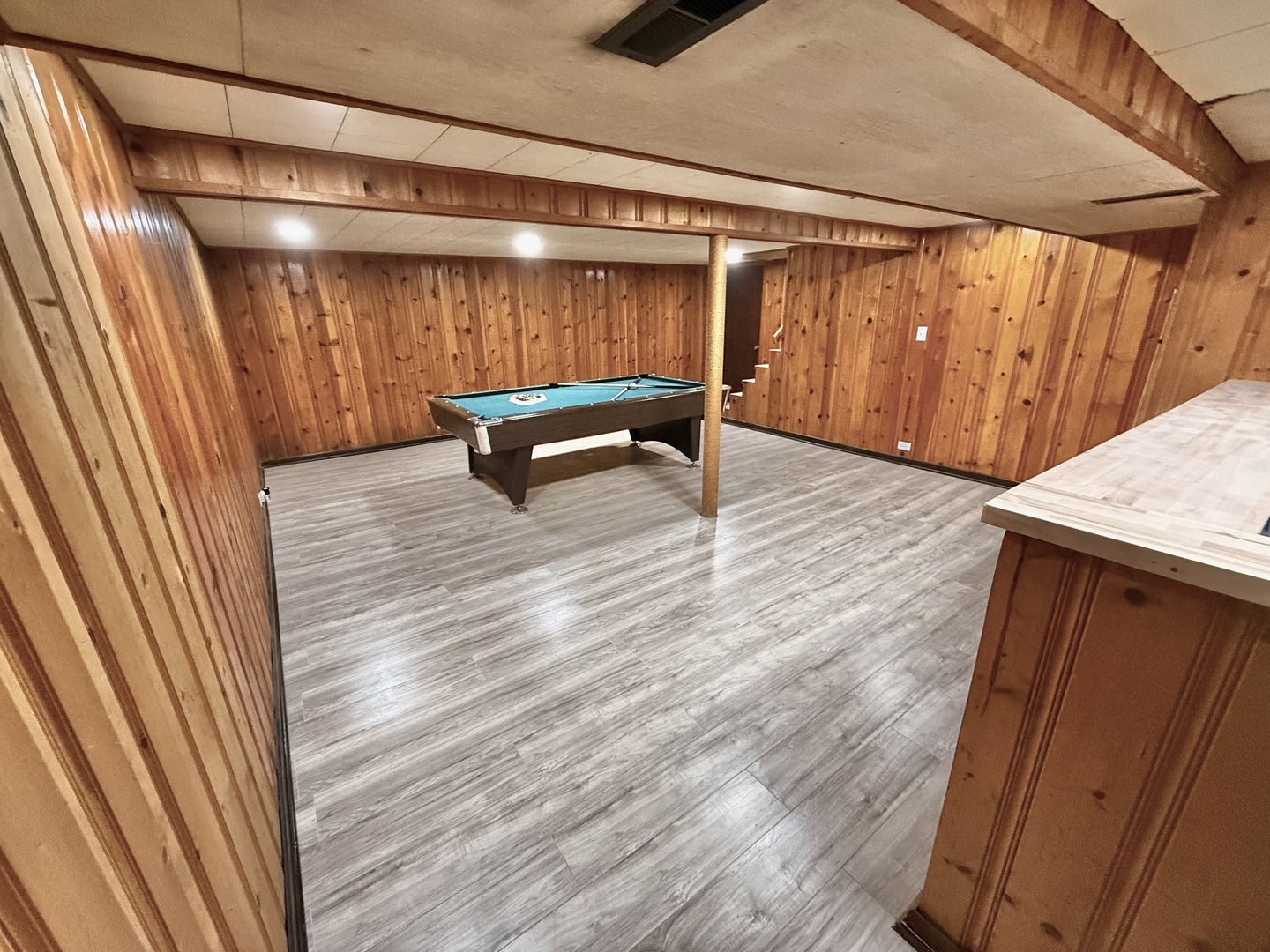 106 Kazwell Street, Willow Springs, IL 60480