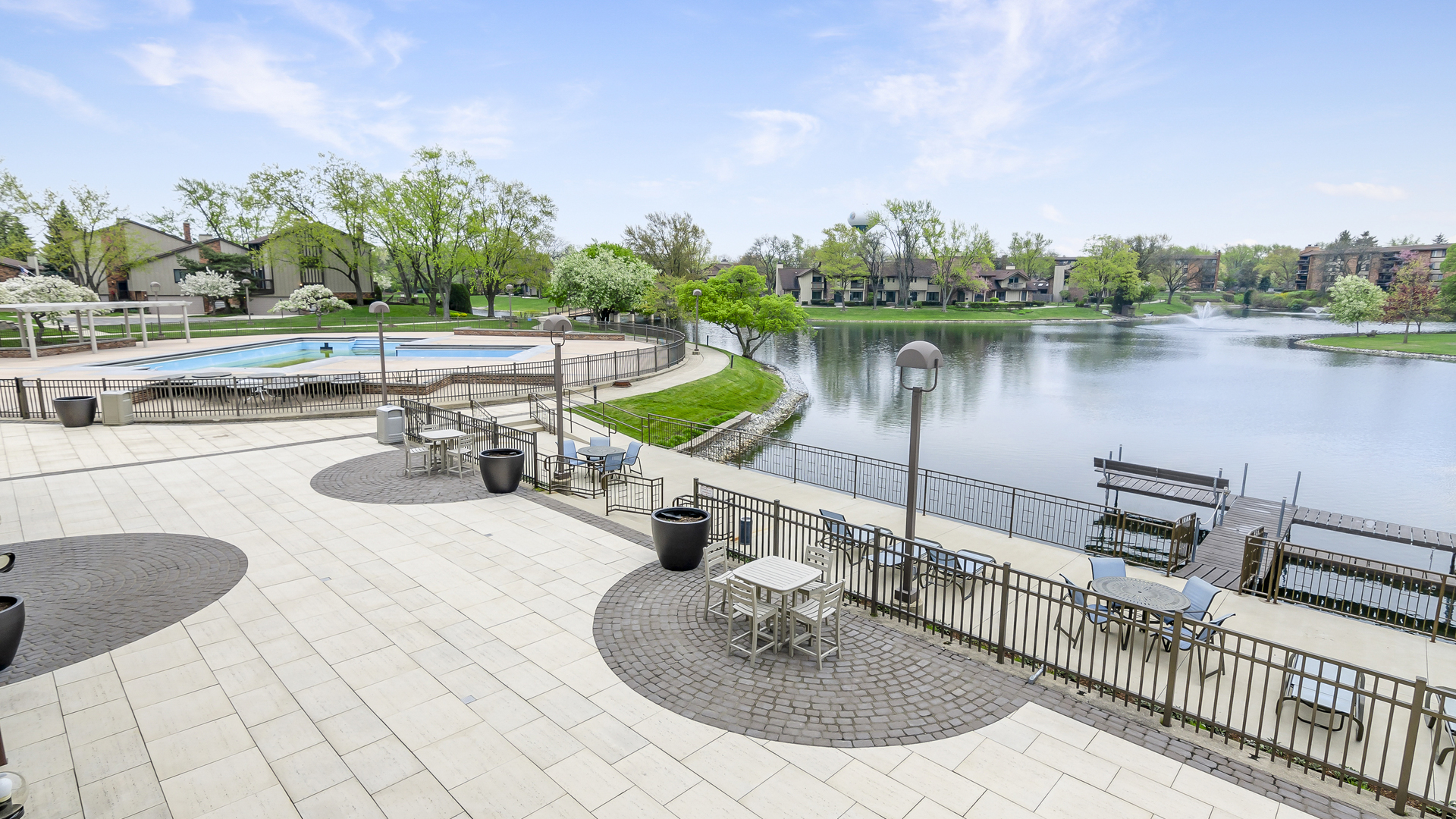 601 Lake Hinsdale Drive #101, Willowbrook, IL 60527