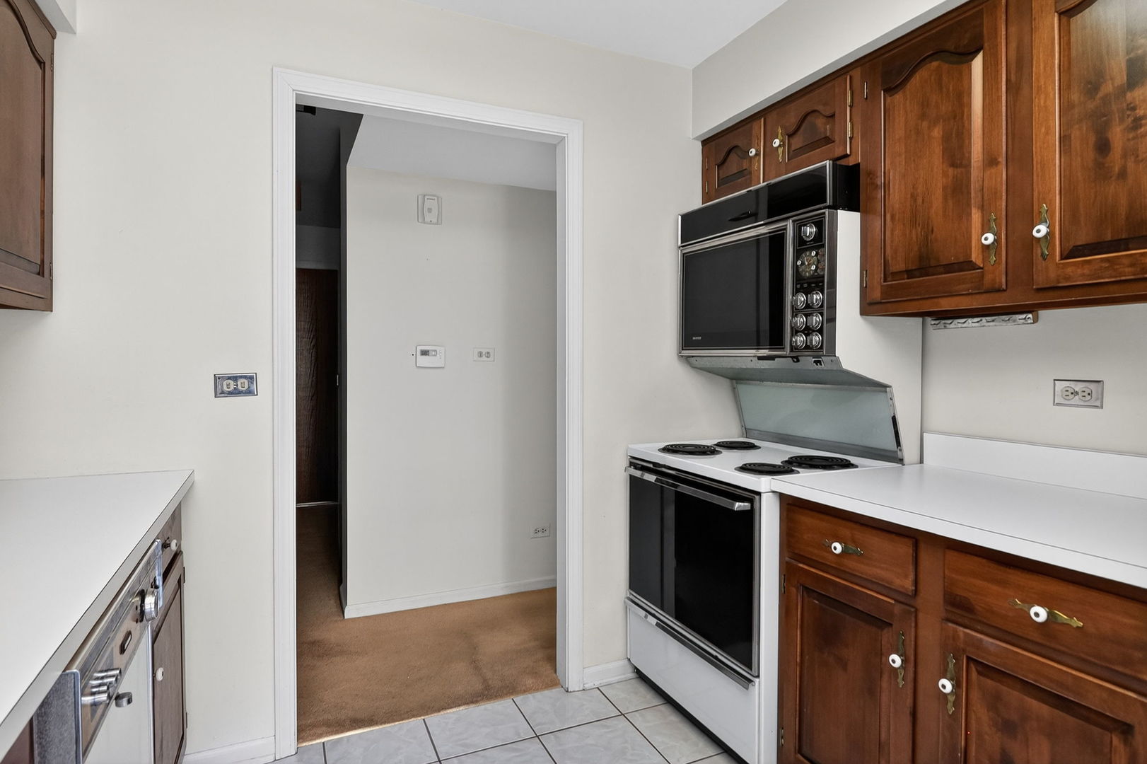 601 Lake Hinsdale Drive #101, Willowbrook, IL 60527