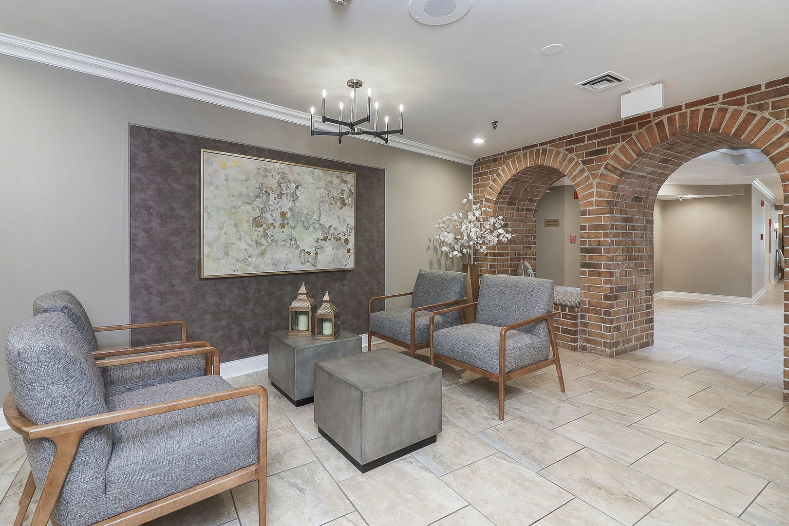 601 Lake Hinsdale Drive #101, Willowbrook, IL 60527