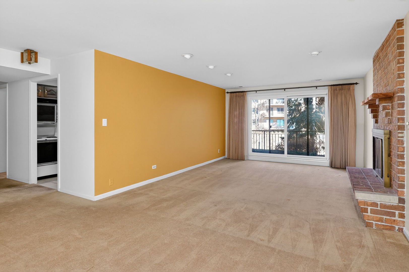 601 Lake Hinsdale Drive #101, Willowbrook, IL 60527