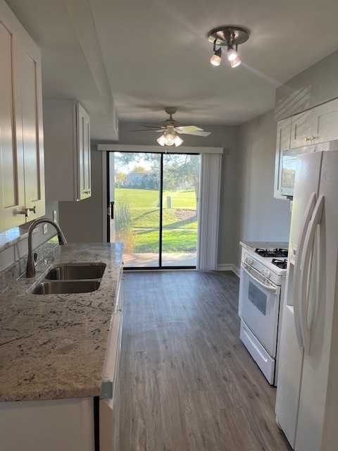 933 Monroe Court #933, Vernon Hills, IL 60061