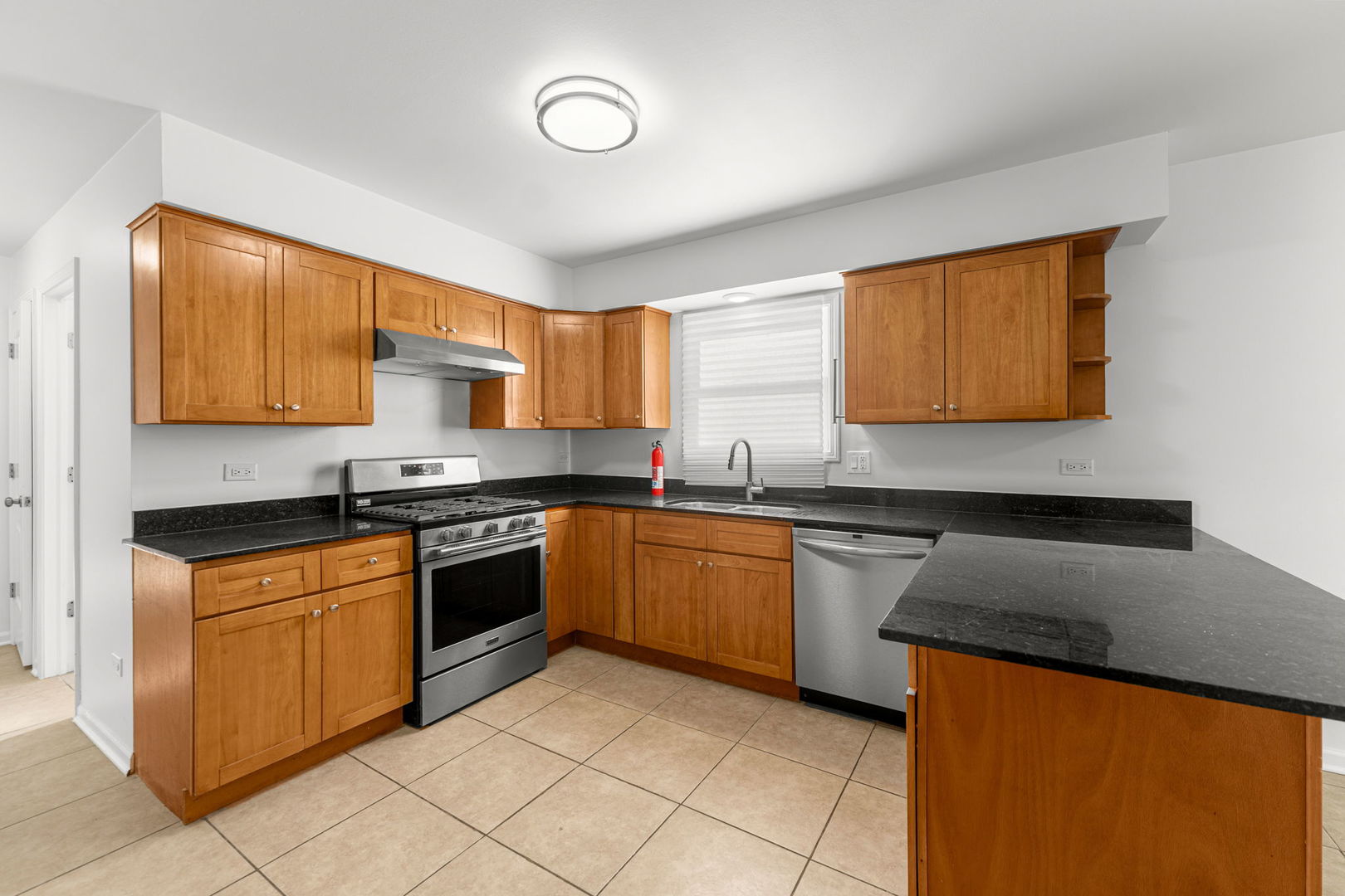 16446 Spaulding Avenue, Markham, IL 60428