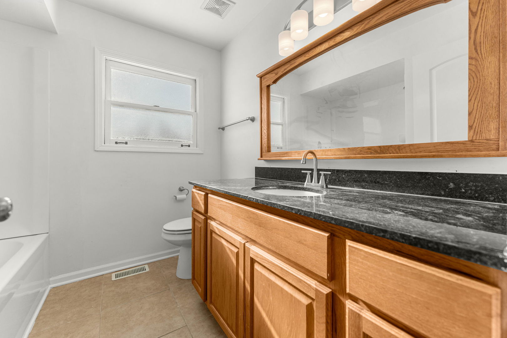 16446 Spaulding Avenue, Markham, IL 60428