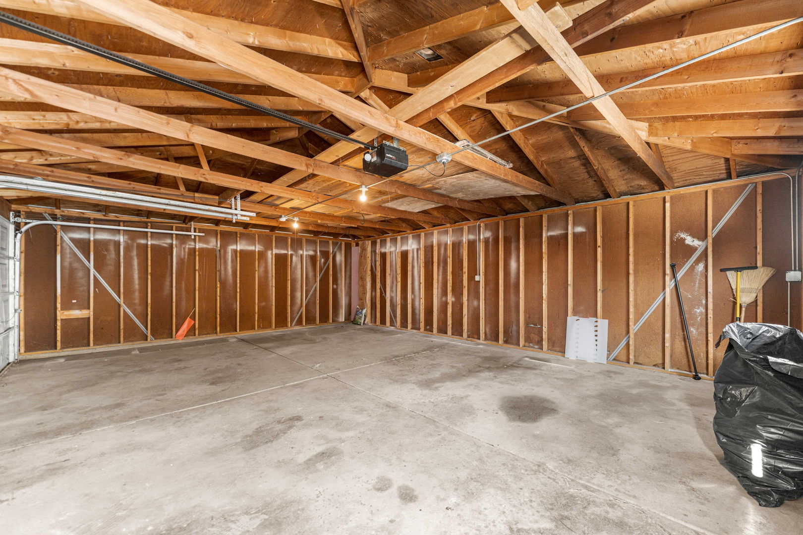 16446 Spaulding Avenue, Markham, IL 60428