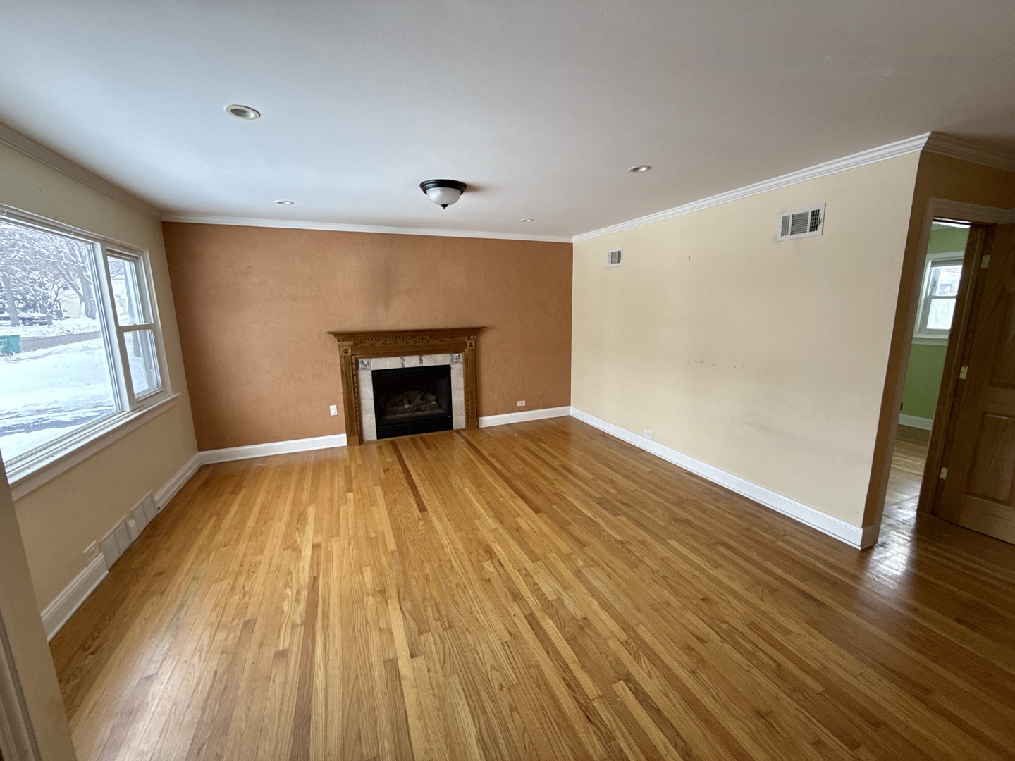 145 W PARK Drive, Lombard, IL 60148