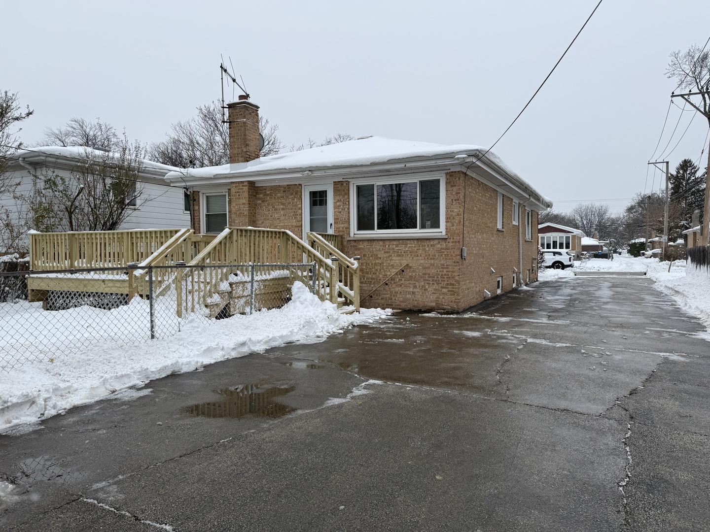 10061 LaCrosse Avenue, Skokie, IL 60077