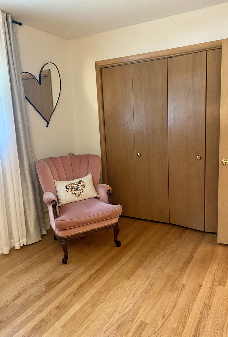 419 S Royal Court, Palatine, IL 60067