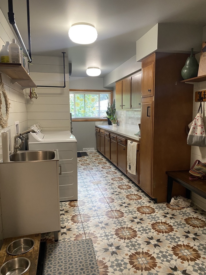 419 S Royal Court, Palatine, IL 60067