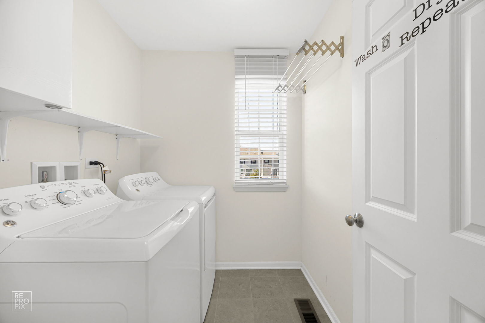 38 Marcel Lane, Schaumburg, IL 60194