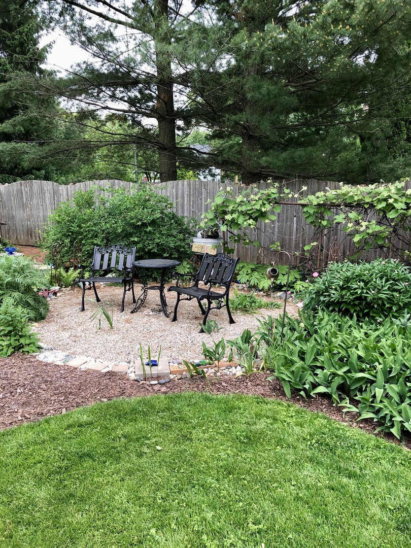 1160 Millview Drive, Batavia, IL 60510