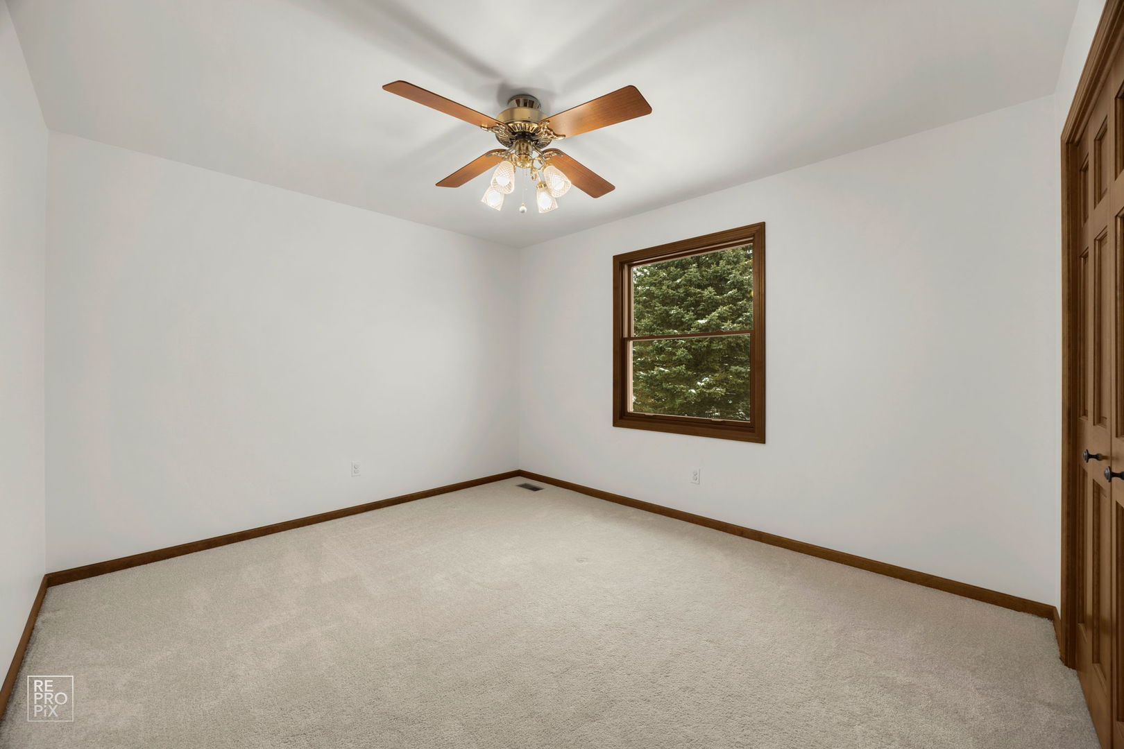 1160 Millview Drive, Batavia, IL 60510