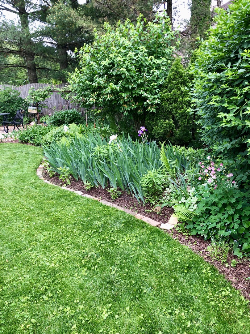 1160 Millview Drive, Batavia, IL 60510