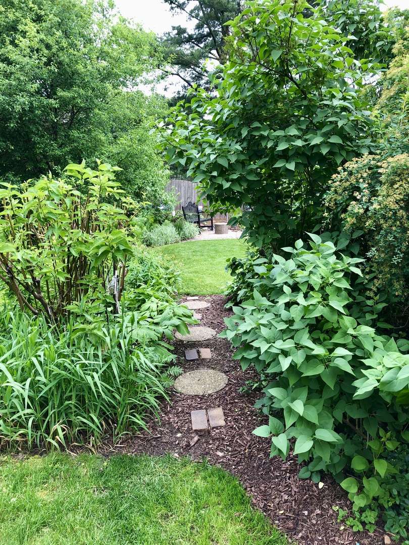 1160 Millview Drive, Batavia, IL 60510