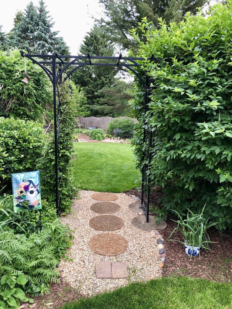 1160 Millview Drive, Batavia, IL 60510